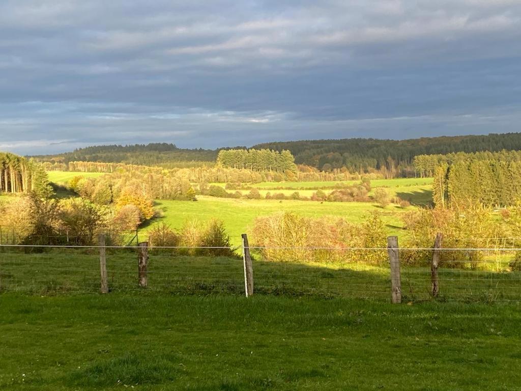 Вілла Pipowagen Monceau-En-Ardenne Bievre Екстер'єр фото